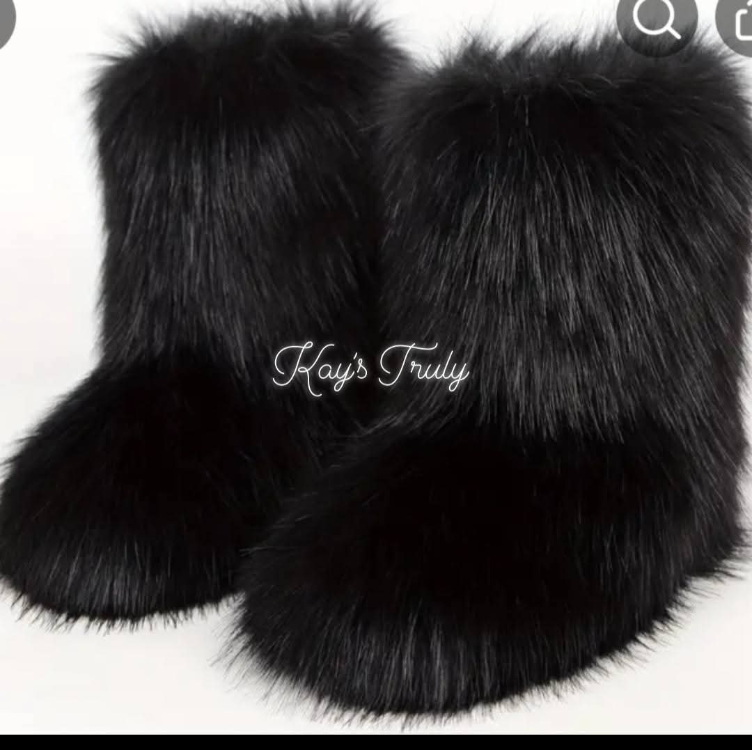 TRULY Fur Boots