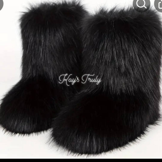 TRULY Fur Boots